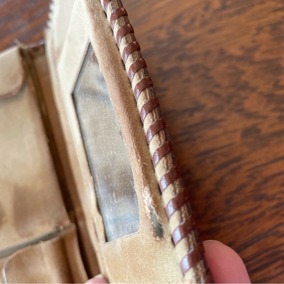 Vintage Hand Tooled Leather Wallet - Picture 12 of 15